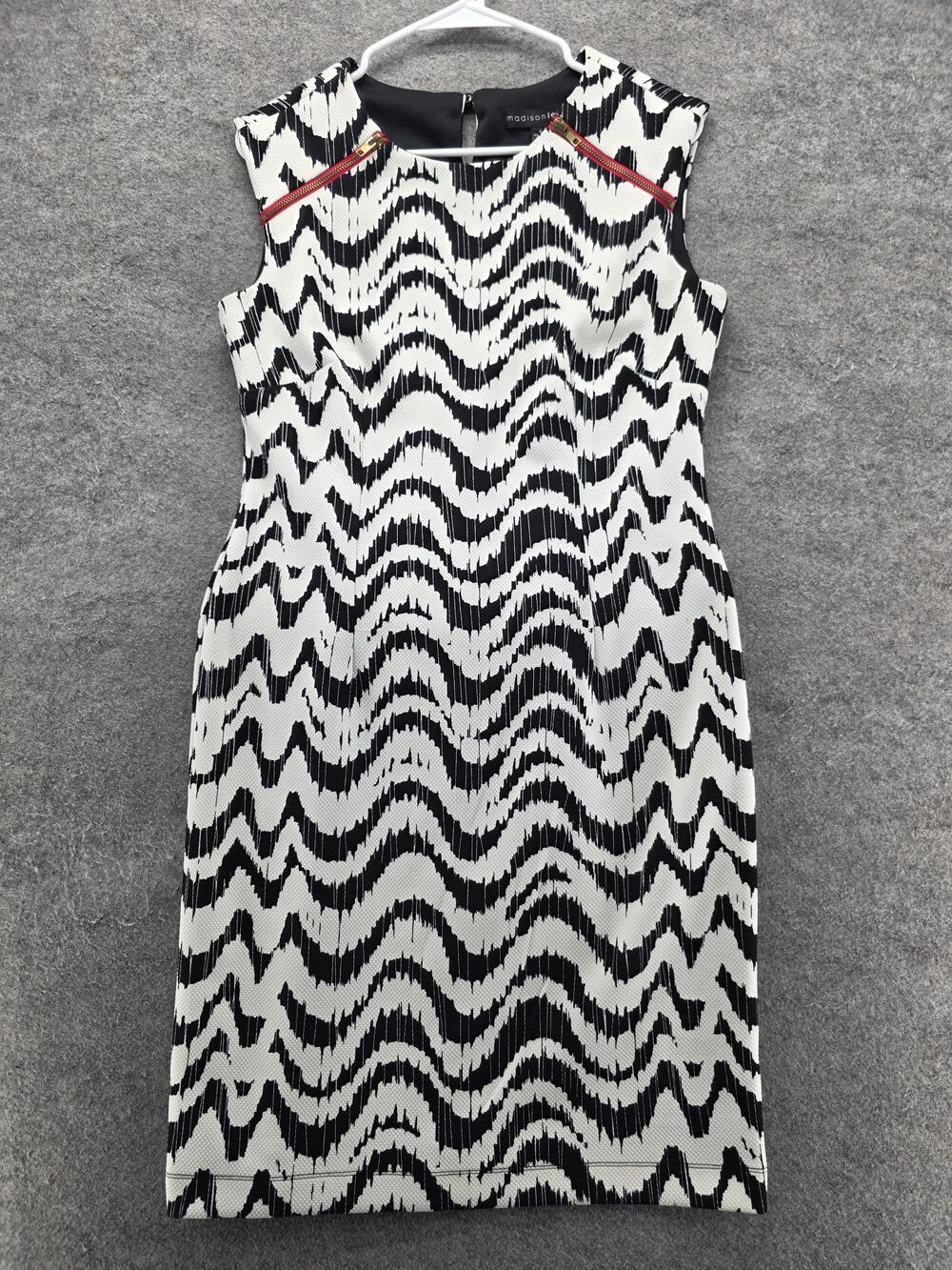 Madison Leigh Dress Womens 6 Black Sheath Knee Length Geometric Zip Button